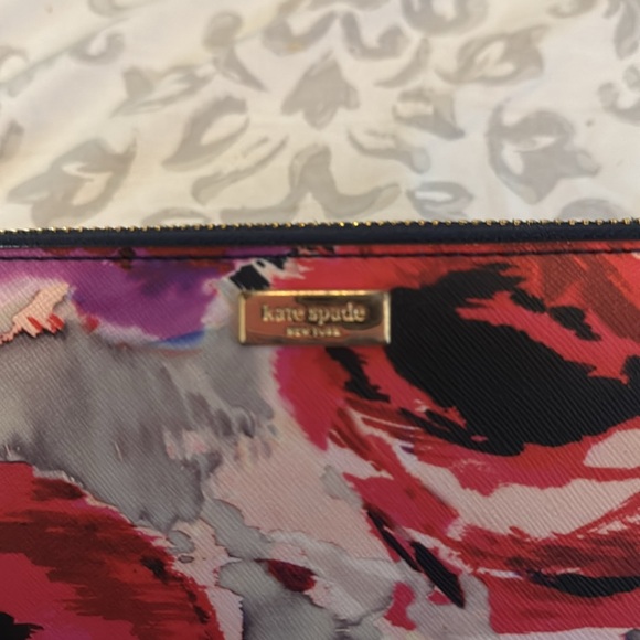 Kate Spade Long Wallet - Picture 2 of 8